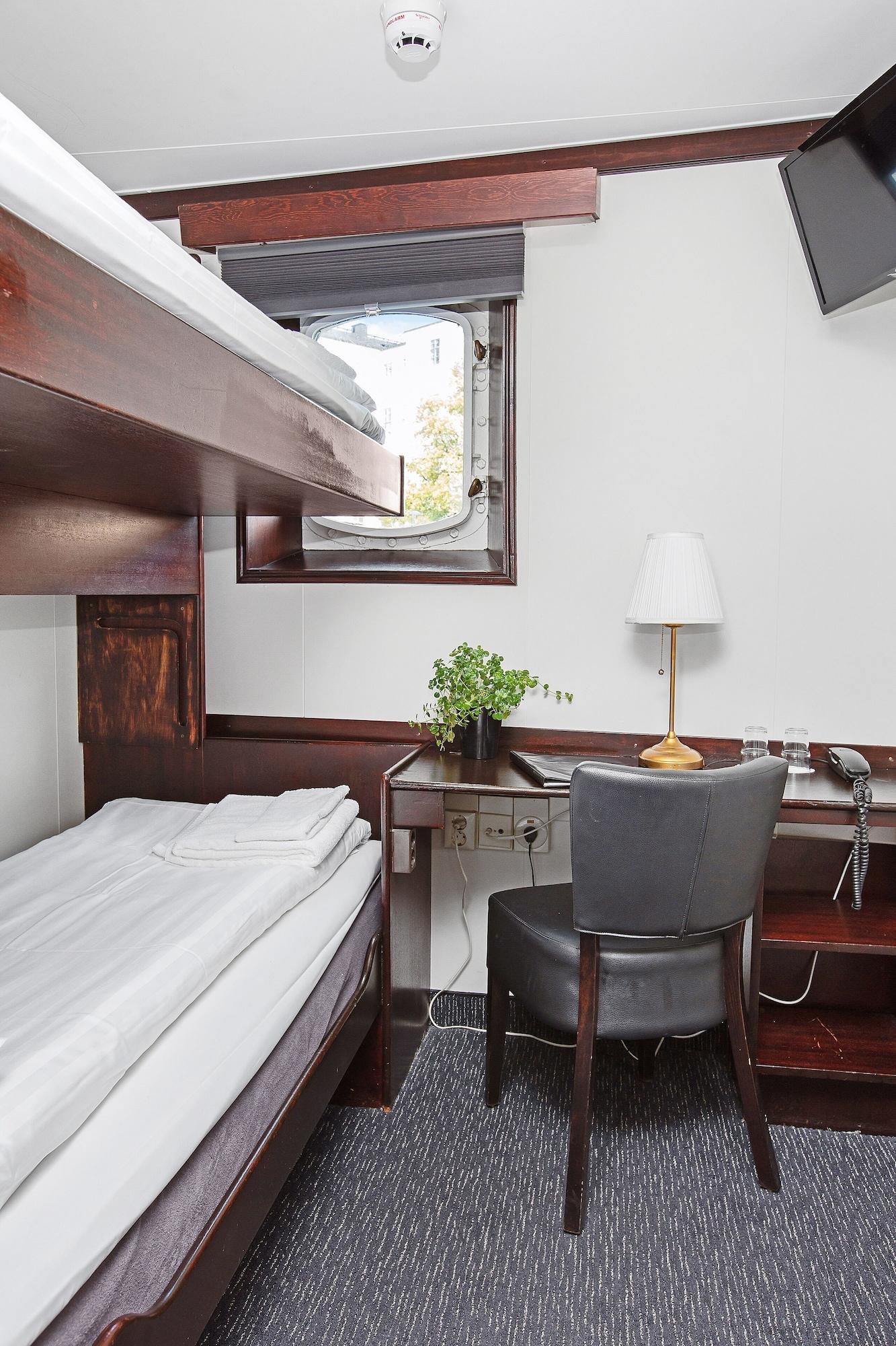 Mälardrottningen Yacht Hotel&restaurant Botel Stockholm