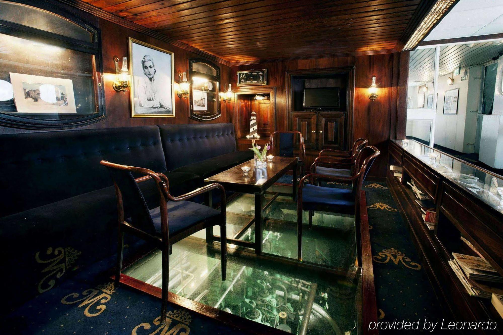 Mälardrottningen Yacht Hotel&restaurant 3*