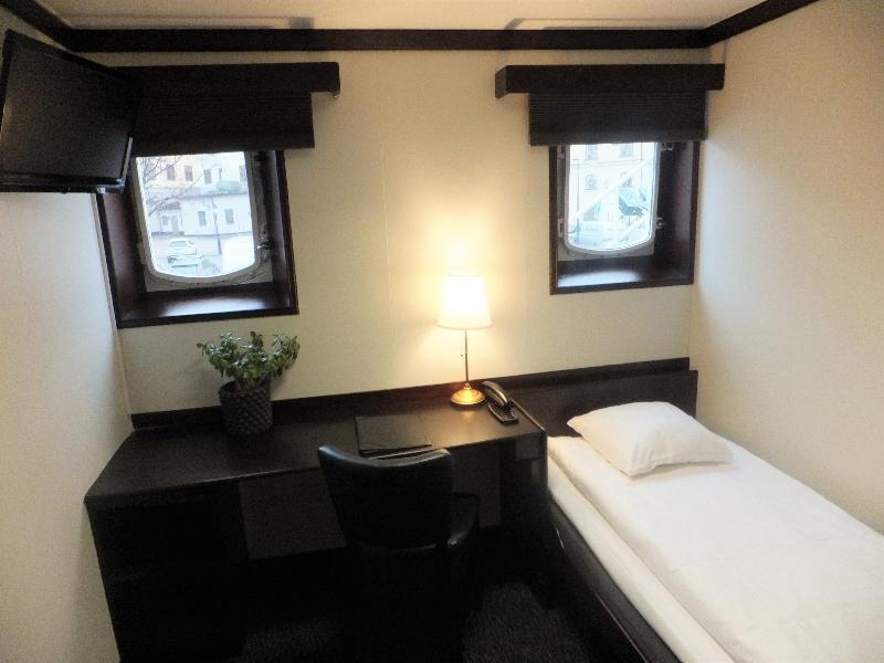 Bateau-hôtel Maelardrottningen Yacht 3*